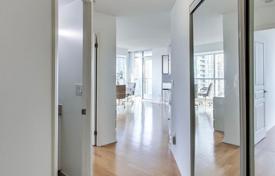 3 odalılar daire Yonge Street'da, Kanada. C$1,149,000