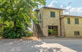 15 odalılar köşk 270 m² Siena'da, İtalya. 585,000 €
