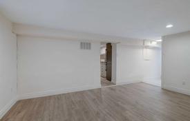14 odalılar şehir içinde müstakil ev North York'da, Kanada. C$2,648,000
