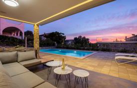 5 odalılar şehir içinde müstakil ev 240 m² Lun'da, Hırvatistan. 798,000 €