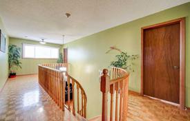 4 odalılar şehir içinde müstakil ev Etobicoke'de, Kanada. C$1,714,000