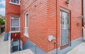 8 odalılar konak Old Toronto'da, Kanada. C$1,556,000