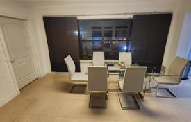 3 odalılar şehir içinde müstakil ev 143 m² Miami'de, Amerika Birleşik Devletleri. $715,000