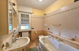 5 odalılar villa 300 m² Montignoso'da, İtalya. 1,350,000 €