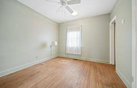 8 odalılar şehir içinde müstakil ev North York'da, Kanada. C$2,554,000