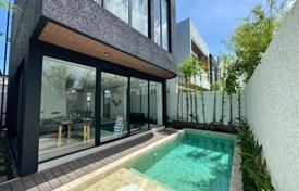 3 odalılar villa 130 m² Seminyak'da, Endonezya. $240,000