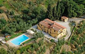 22 odalılar villa Monsummano Terme'de, İtalya. 2,000,000 €