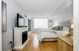 2 odalılar daire North York'da, Kanada. C$1,281,000