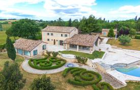 Villa – Marche, İtalya. 1,850,000 €