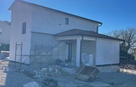2 odalılar şehir içinde müstakil ev 200 m² Raša'da, Hırvatistan. 350,000 €
