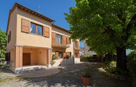 11 odalılar köşk 338 m² Montepulciano'da, İtalya. 550,000 €