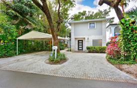 Yazlık ev – Miami, Florida, Amerika Birleşik Devletleri. $949,000