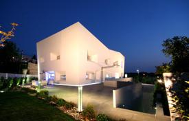 12 odalılar şehir içinde müstakil ev 675 m² Pula'da, Hırvatistan. 3,500,000 €