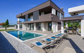 7 odalılar şehir içinde müstakil ev 292 m² Istria County'da, Hırvatistan. 1,290,000 €