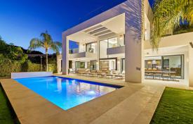 6 odalılar villa 697 m² Nueva Andalucia'da, İspanya. 3,895,000 €