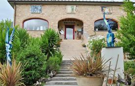 19 odalılar yazlık ev Camaiore'de, İtalya. 1,500,000 €