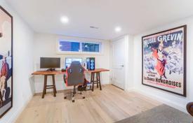 8 odalılar şehir içinde müstakil ev Etobicoke'de, Kanada. C$1,973,000
