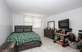 2 odalılar kondominyumda daireler 111 m² North Miami'de, Amerika Birleşik Devletleri. $290,000