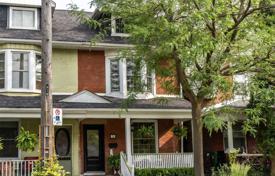 4 odalılar konak Old Toronto'da, Kanada. C$1,763,000