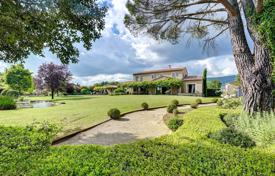 Villa – Saint-Saturnin-lès-Apt, Provence - Alpes - Cote d'Azur, Fransa. 2,950,000 €