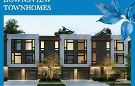 8 odalılar konak North York'da, Kanada. C$2,050,000