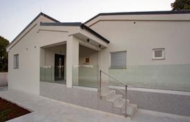 4 odalılar şehir içinde müstakil ev 147 m² Kanfanar'da, Hırvatistan. 475,000 €
