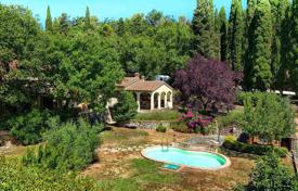 3 odalılar villa 200 m² Sassetta'da, İtalya. 530,000 €