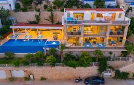 7 odalılar villa 450 m² Kalkan'da, Türkiye. $1,717,000