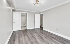 6 odalılar daire North York'da, Kanada. C$1,035,000