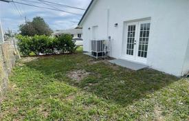 3 odalılar şehir içinde müstakil ev 132 m² Florida'da, Amerika Birleşik Devletleri. $500,000