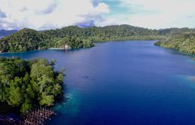 Arsa Raja Ampat'da, Endonezya. $452,000