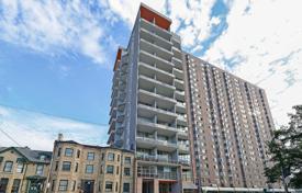5 odalılar daire Gerrard Street East'da, Kanada. C$1,040,000