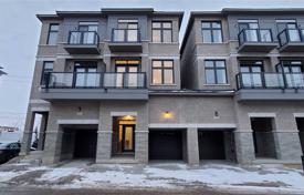 3 odalılar konak North York'da, Kanada. C$1,301,000