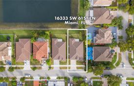 Şehir içinde müstakil ev – West End, Miami, Florida,  Amerika Birleşik Devletleri. $890,000