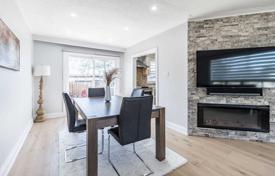 4 odalılar şehir içinde müstakil ev Etobicoke'de, Kanada. C$1,706,000