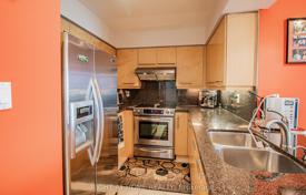 7 odalılar daire North York'da, Kanada. C$1,176,000