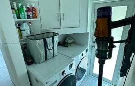 3 odalılar şehir içinde müstakil ev 178 m² Miami'de, Amerika Birleşik Devletleri. $1,850,000