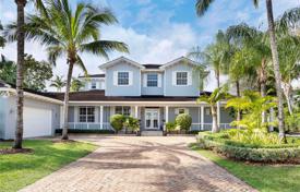 Yazlık ev – Miami, Florida, Amerika Birleşik Devletleri. $2,345,000