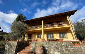 5 odalılar villa 300 m² Vaglia'da, İtalya. 990,000 €