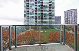 3 odalılar daire Lake Shore Boulevard West'da, Kanada. C$1,085,000