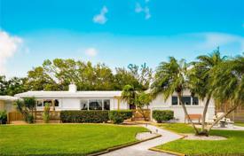 Yazlık ev – Hollywood, Florida, Amerika Birleşik Devletleri. $1,500,000