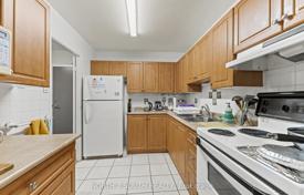 5 odalılar daire North York'da, Kanada. C$697,000