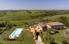36 odalılar köşk 914 m² Castelnuovo Berardenga'da, İtalya. 2,600,000 €