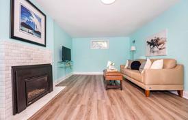 9 odalılar şehir içinde müstakil ev North York'da, Kanada. C$2,402,000