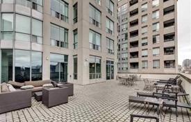 1 odalılar daire Yonge Street'da, Kanada. C$954,000