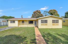 3 odalılar şehir içinde müstakil ev 173 m² Miami Gardens'da, Amerika Birleşik Devletleri. $499,000