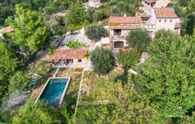 9 odalılar villa Grasse'ta, Fransa. 1,399,000 €