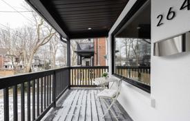9 odalılar konak Old Toronto'da, Kanada. C$2,286,000