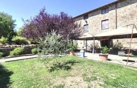 5 odalılar villa 550 m² Radicofani'de, İtalya. 950,000 €