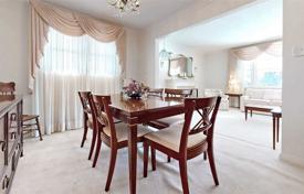 3 odalılar şehir içinde müstakil ev North York'da, Kanada. C$2,362,000